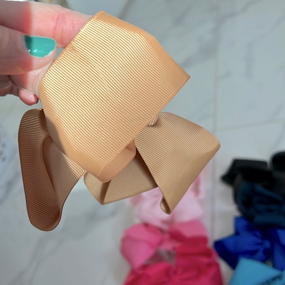 ❌CLEARANCE BUNDLE Of 15 Multi Colored Big Bow Girls Hair Clips - Picture 4 of 4